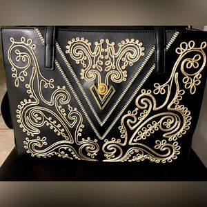 One of a kind, rare, luxurious!! Gorgeous Orlandi Valentino handbag